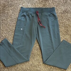 Women’s FIGS Cargo Scrub Pant